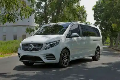 Mercedes V250 AMG 2023 скользит 34 000 км (название компании)