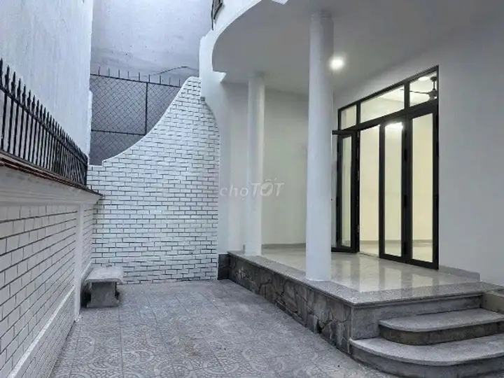 Дом целиком на улице Ламшон, ширина 8м, парковка, 3x