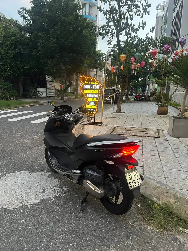 Скутер HONDA PCX 2-го поколения