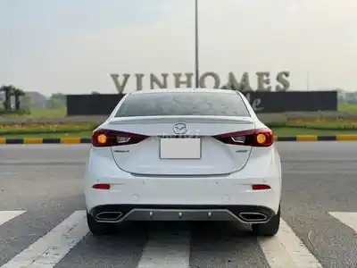 Mazda M3 2018 белый 89 000 км