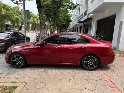 Мерседес-Бенц C300 AMG красный 86767 км