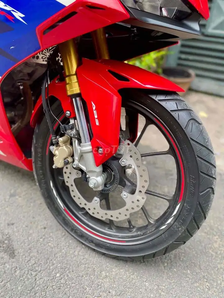 Honda CBR150R 2023 Красный 11000 км