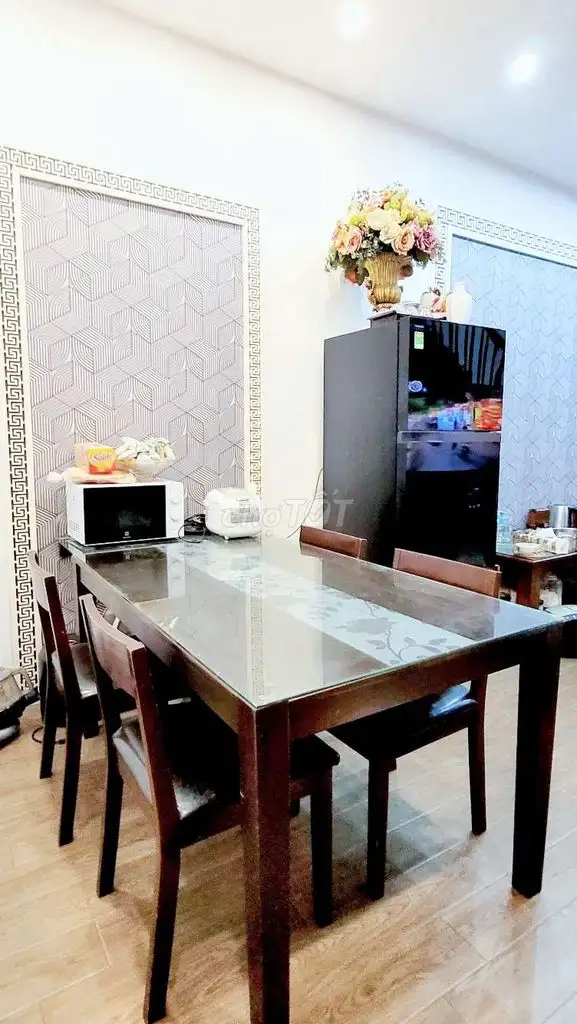 Продам дом 4 этажа, 4 спальни