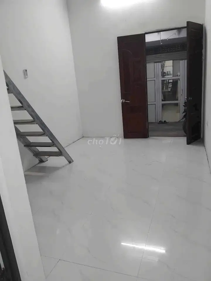 Недорогая комната с антресолью рядом с Ан Кхань