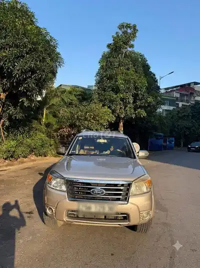 Ford Everest Limited 2.5L 4x2 AT 2011