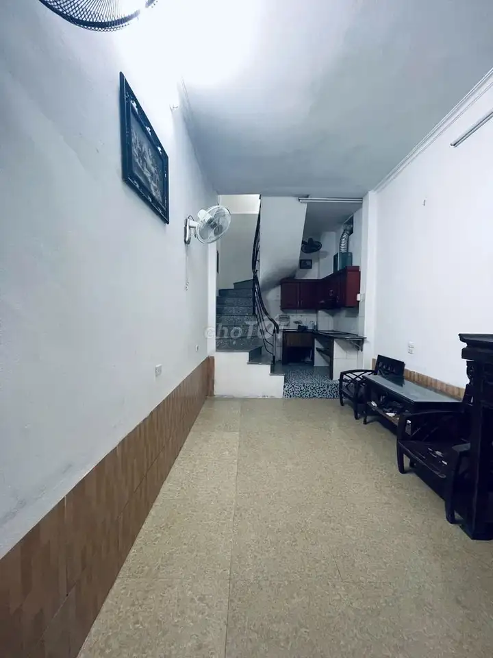 Дом на улице Тейшон, 30м² х 3 этажа, хорошее расположение, близко к улице