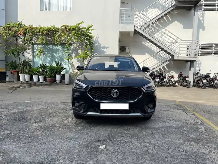 MG ZS Luxury 2025 черный 25 000 км