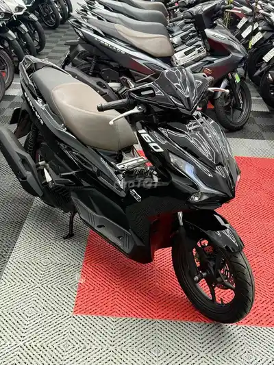 Honda Airblade 160 куб. см 2023, черная глянцевая
