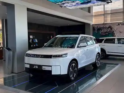 JAECOO J5 ICE Премиальный бензин белый