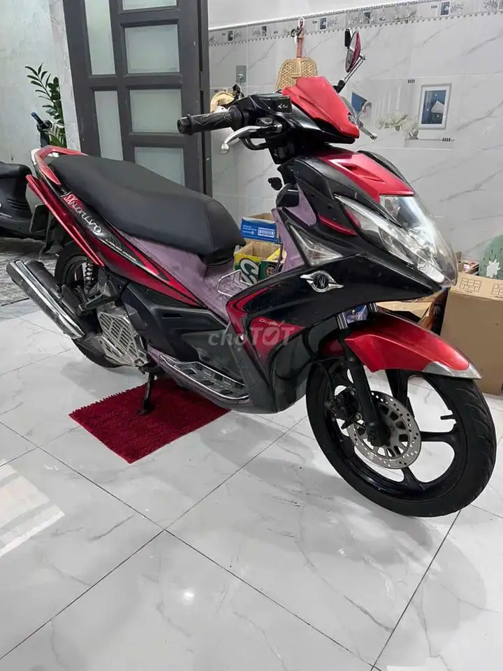 Yamaha Nouvo 5 Красно-черный скутер