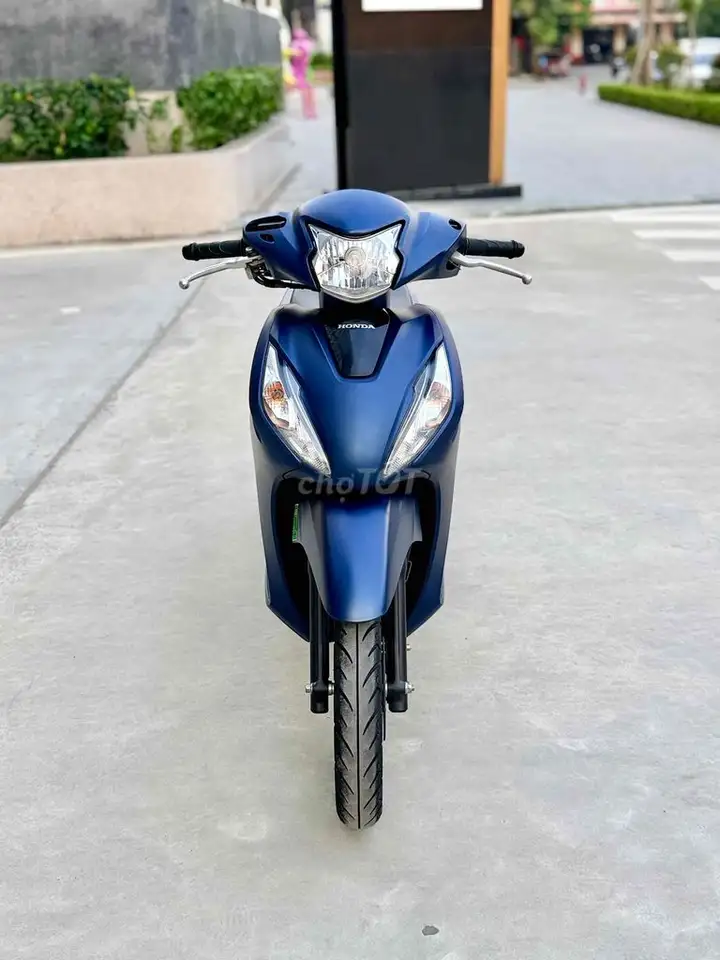 Honda Vision 2022, собственник, нужно продать