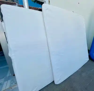 Зеркало, маты, стол под 45°, стол Монтессори