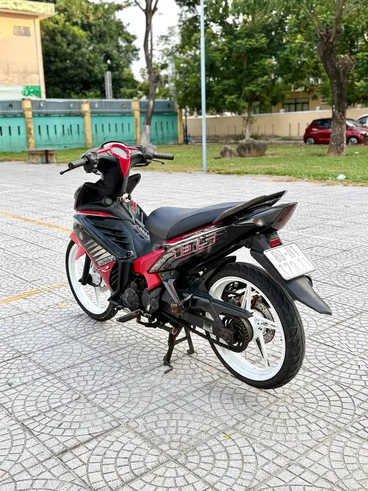 Yamaha Exciter 135 красно-черный