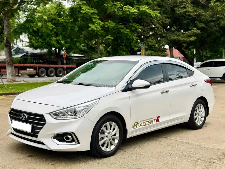 Hyundai Accent 1.4MT 2019 белый 80 000 км