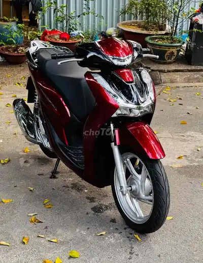 Honda SH 125i ABS конец 2025 г. Красно-черный 500 км