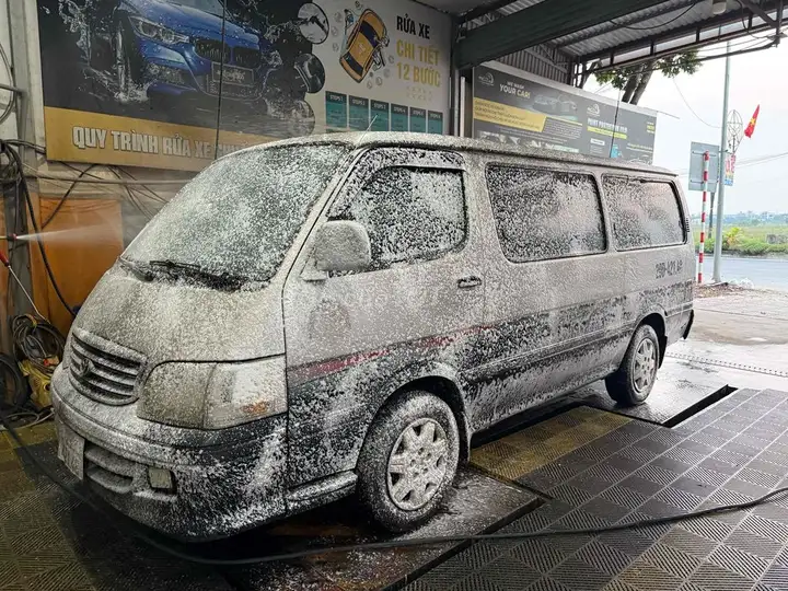 Toyota Hiace грузовой фургон 3 места