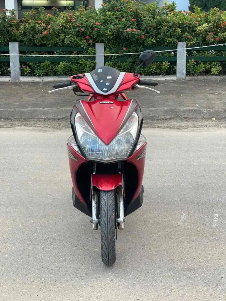 Honda Airblade 110 FI 2012 красный