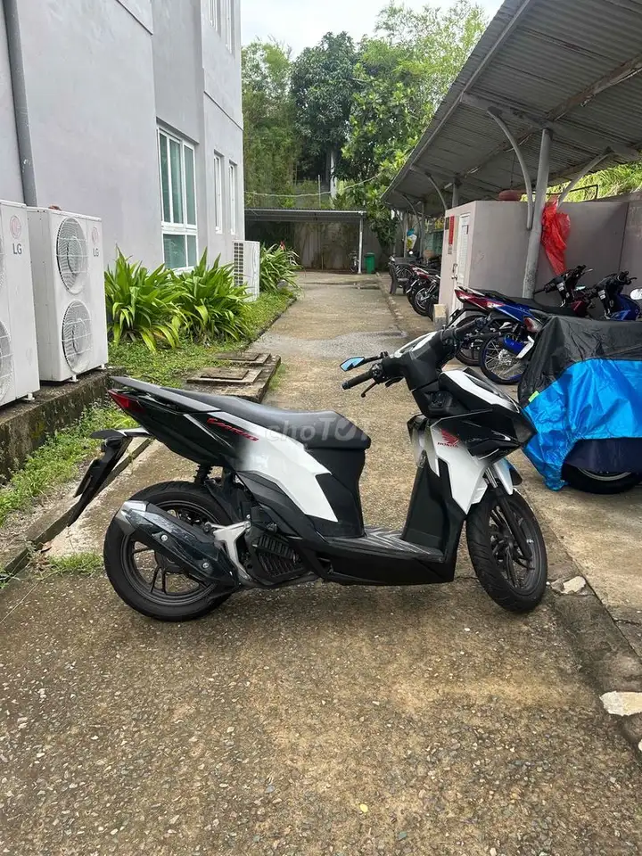Honda Vario 2026 черно-белый Индонезия