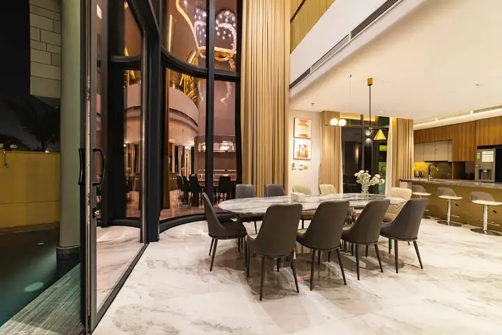Вилла 3 этажа, 5 спален, 6 WC, 430 м²