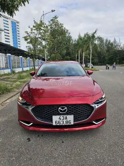 Mazda 3 2021 Luxury 17.000 км Красная
