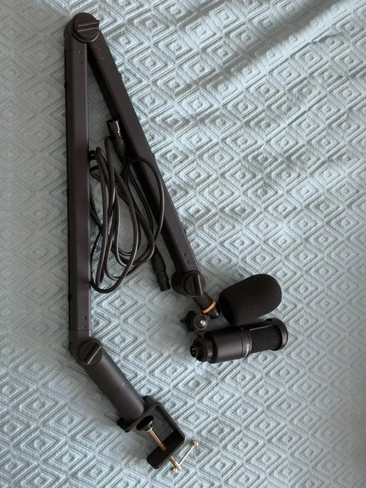 Микрофон Audio-Technica AT2020 + тяжёлый пантограф