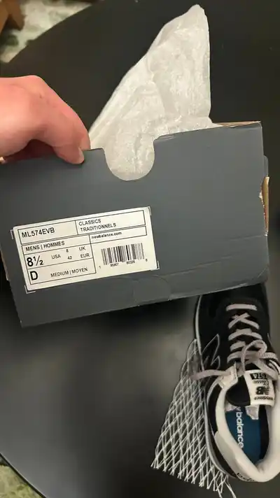 New Balance кроссовки, 2 пары, размер 42 EUR