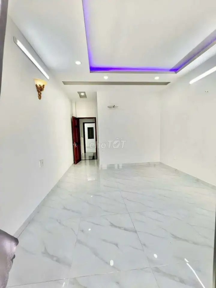 Красивый дом 4x18, 5 спален, 5 ванных, терраса