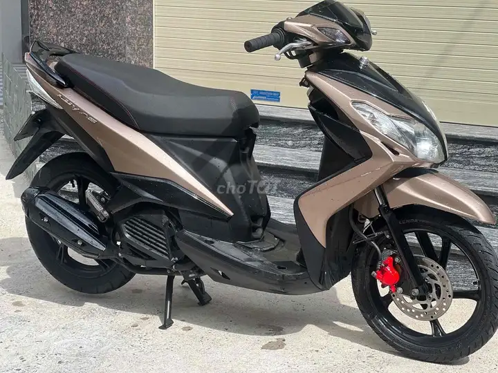 Yamaha Luvias FI 2013, с документами Хошимина, родной мотор, идеальный пластик