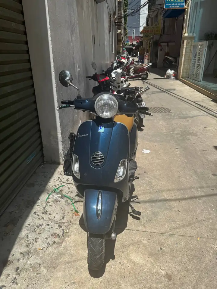 Vespa Piaggio 125cc (2012)
