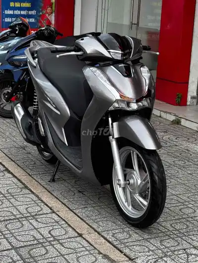 Honda SH 125i 2025 Титановый серый супер пробег