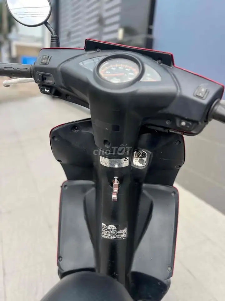 Honda Click 2024 Красный