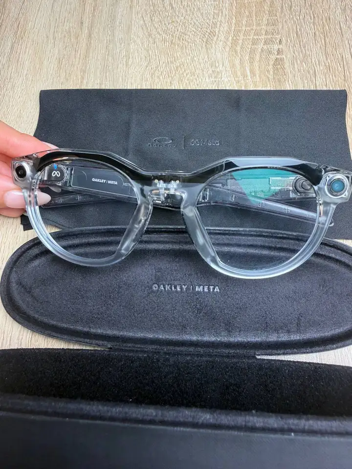 Очки Oakley и Ray Ban