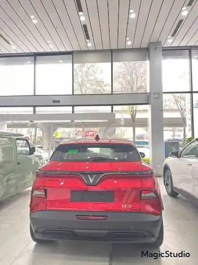 VinFast VF6 Plus 2026 красный электромобиль