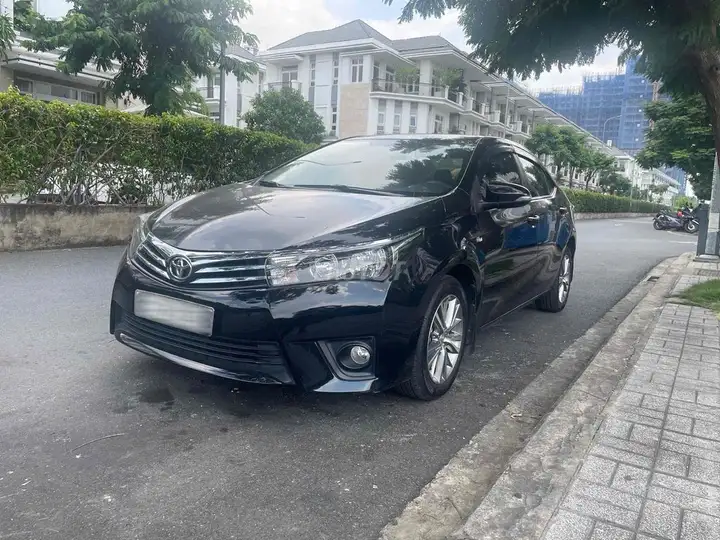Toyota Corolla Altis 2016 черный автомат 45 000 км