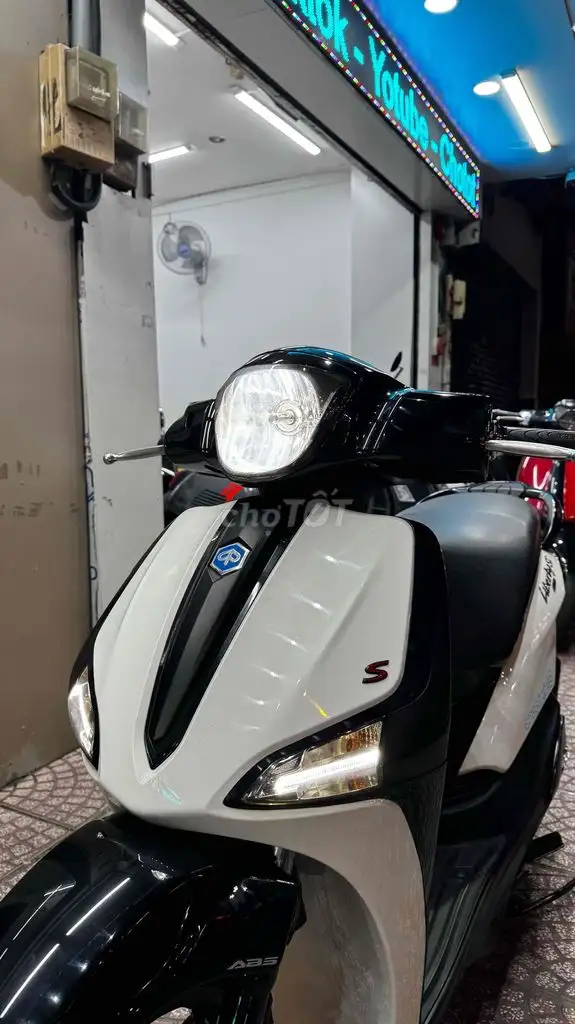 Piaggio Liberty Spot 2022 черно-белый, оформление на владельца
