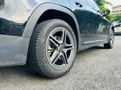 Mercedes GLB 200 2021 черный 15.530 км