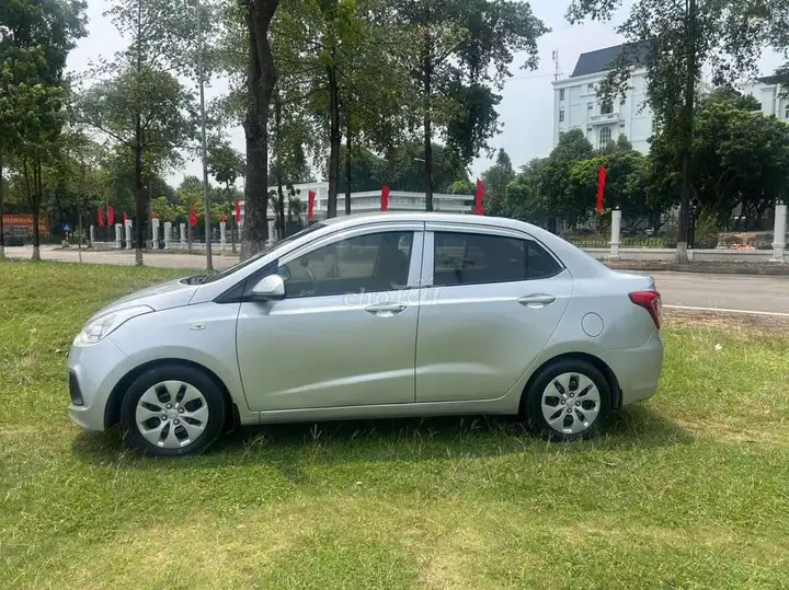 Hyundai Grand i10 2015 1.2 механика Серебристый