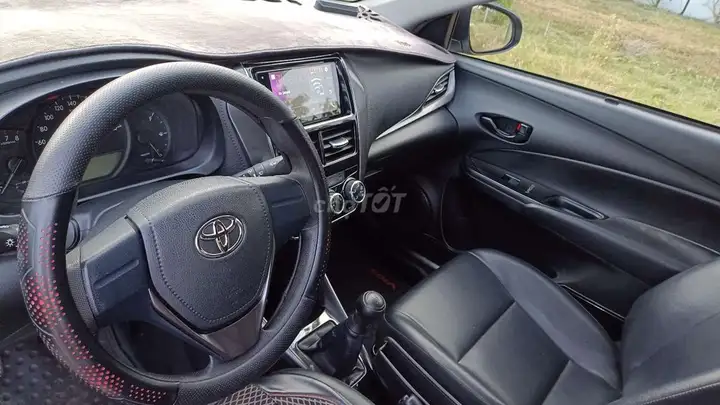 Toyota Vios E 2022 Механика Серебристый