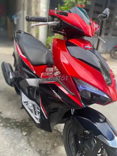 Honda Air Blade 2024 Красно-черный