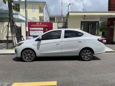 Mitsubishi Attrage 2023 МКПП 70 000 км белый