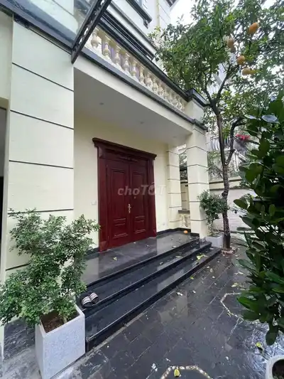 Аренда виллы 200 м² с лифтом в Тхьен Дуонг Бао Сон