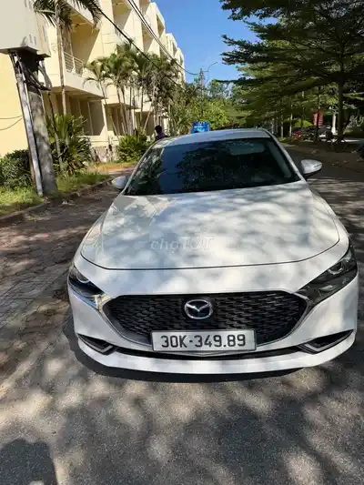 Mazda 3 Luxury 2023 Белая 75 000 км