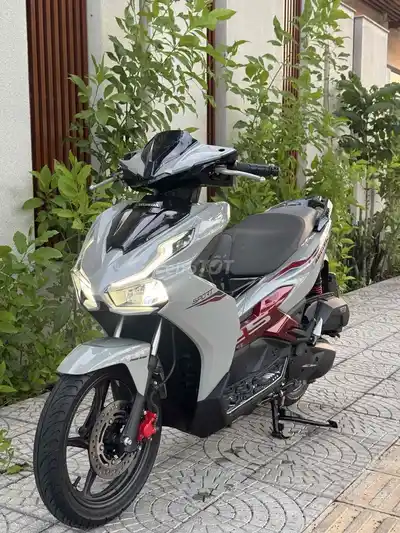 Honda Air Blade 125 2024 Sport 1150 км серо-красный