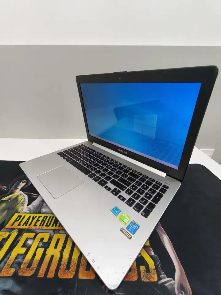 Ноутбук Intel Core i3, 12 ГБ ОЗУ, SSD 500 ГБ