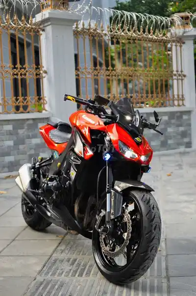 Kawasaki Z1000 2017 20452 км, красный