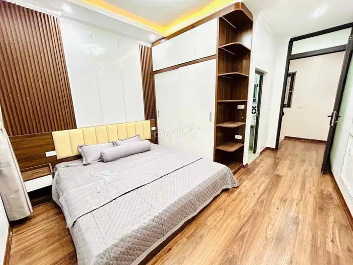 Сдается новый дом в Đại Cổ Việt, 3 спальни, 35 м²
