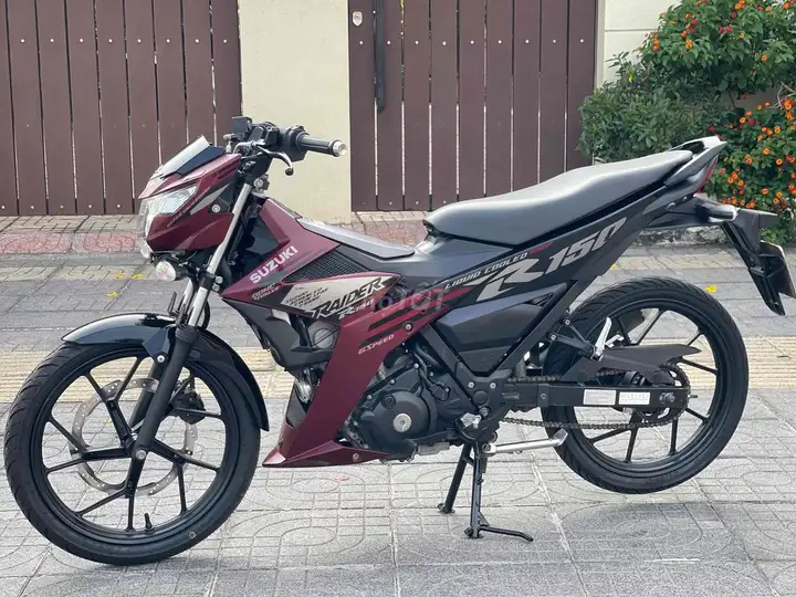 Suzuki Raider 2022 красно-черный