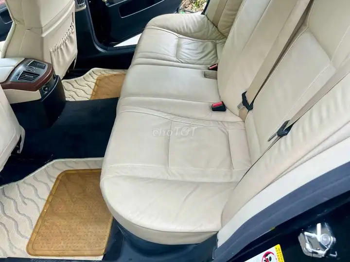 BMW 750Li 2006 черный 5 мест