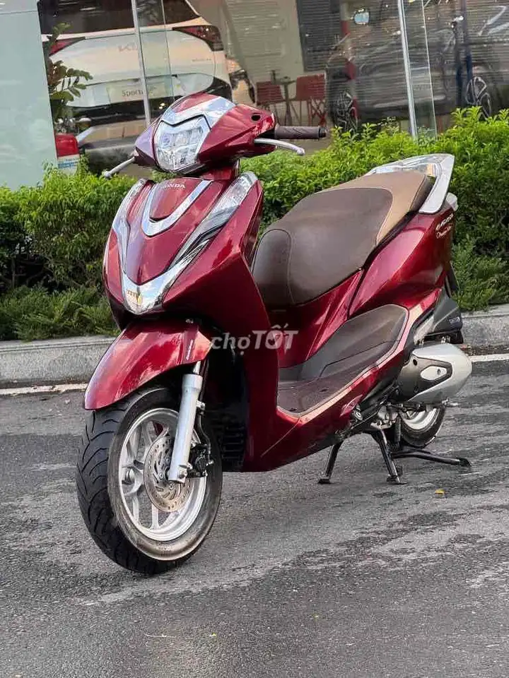 Honda Lead 2022 красный