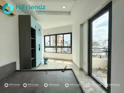 Студия со стеклянной крышей на улице Зыонг Куанг Хам, Говап